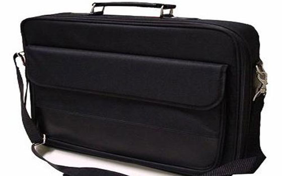   مصر اليوم - حقيبة مجهولة تُثير الذُّعر بين مُؤيِّدي السِّيسي أمام القائد إبراهيم