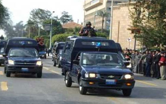 مصر اليوم - الأجهزة الأمنية تشن حملة موسعة لضبط الخارجين عن القانون في نجع حمادي