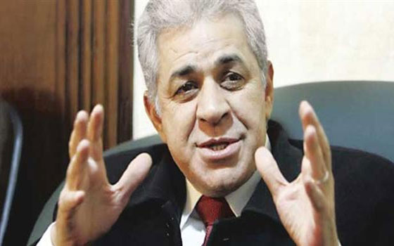 مصر اليوم - سلسلة بشرية لحملة صباحي أمام جامعة دمنهور