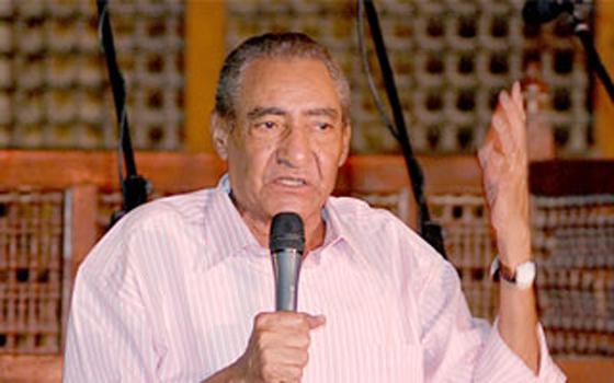   مصر اليوم - الأبنوديّ يؤكّد أن الذين اختاروا السيسي أفقر الناس