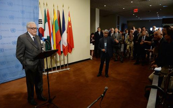 مصر اليوم - الأبراهيمي يدعو إلى عدم الأستسلام في شأن سورية