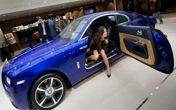 مصر اليوم - سيارة الشبحجديد شركة رولس رويس