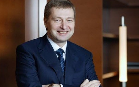 مصر اليوم - مالك نادي موناكو يدفع أغلى طلاق في التاريخ