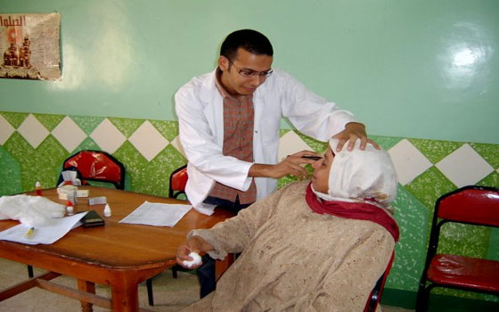 مصر اليوم - صحة بورسعيد تنظم قافلة طبيّة في جنوب المحافظة