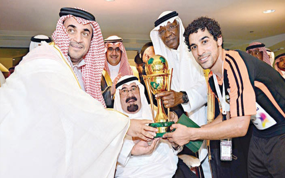   مصر اليوم - فوز الشباب على الأهلي بثلاثة أهداف نظيفة على استاد الجوهرة في جدة