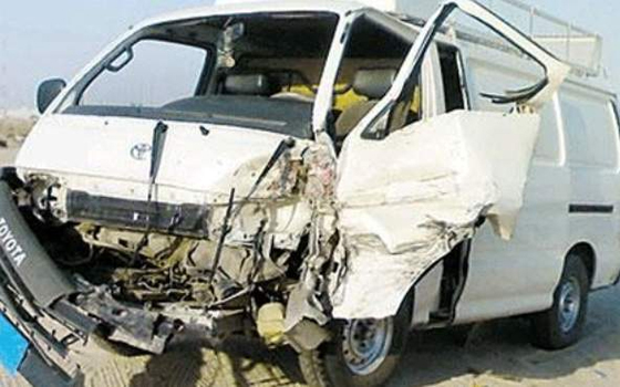 مصر اليوم - حادث نقل في طريق السويس يُسفر عن إصابة 15 شخصًا