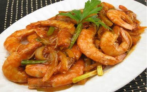   مصر اليوم - تحضير جمبري بصوص البندورة