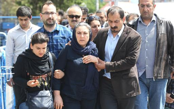   مصر اليوم - شاهد ينقض رواية شرطيين يحاكمون لقتلهم أحد المتظاهرين في تركيا