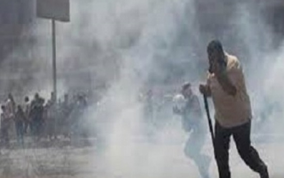   مصر اليوم - الأمن يطلق قنابل الغاز لمنع خروج مسيرة لطلاب هندسة الإسكندرية