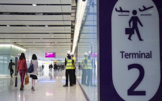 مصر اليوم - اعتقال امرأة في مطار هيثرو بسبب ختان الإناث