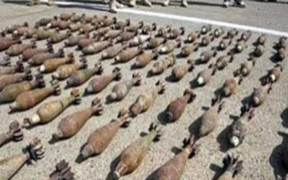 مصر اليوم - ضبط 6 دانات هاون في مقابر قرية جنيفة في السويس