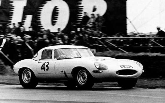   مصر اليوم - جاجوار تحيي طرازهاE-Type Lightweight