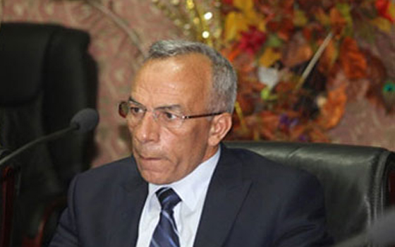   مصر اليوم - عبد الفتاح حرحور يكرم طفلة لتحديها الإعاقة