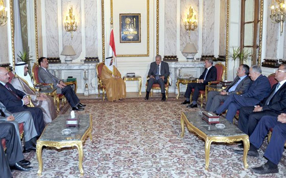   مصر اليوم - محلب يؤكِّد أنَّ مصر تتطلَّع لتعزيز علاقات التعاون العربيّ