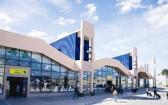 مصر اليوم - وصول 1600سائح على متن 14طائرة إلى مطار مرسى علم