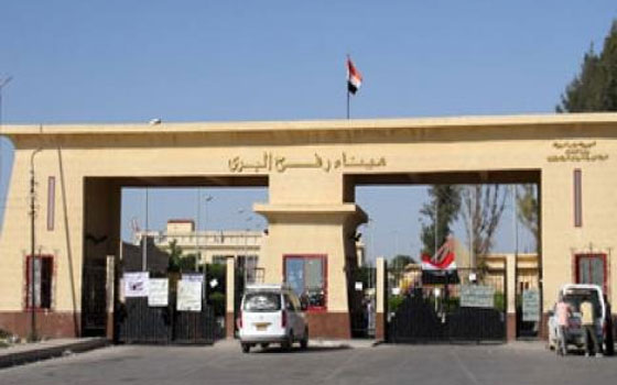   مصر اليوم - إدخال 86 شاحنة موادّ بناء إلى قطاع غزَّة