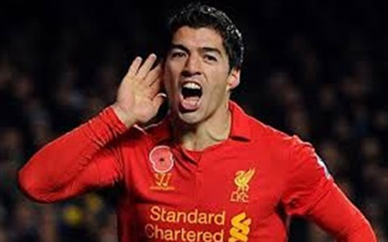   مصر اليوم - مورينيو يتنقد سواريز مهاجم ليفربول ويؤكد أنه لا يستحق أفضل لاعب في الدوري الإنكليزي