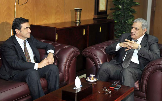   مصر اليوم - رئيس مجلس الوزراء المصري يلتقي سفير أسبانيا لدى القاهرة