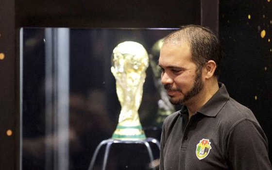 مصر اليوم - الأمير علي لفرانس برس يجب وضع مصلحة الكرة الآسيوية فوق كل أعتبار