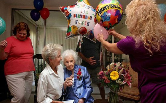   مصر اليوم - أكبر معمرة في أميركا تحتفل ببلوغها سن 115 عامًا