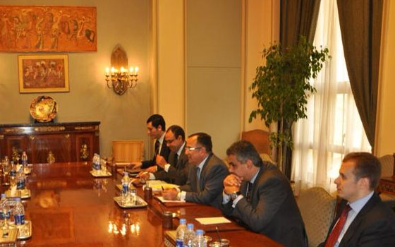   مصر اليوم - وزير الخارجيَّة يستقبل وفداً من الإعلاميين والصحافيين من دول حوض النيل