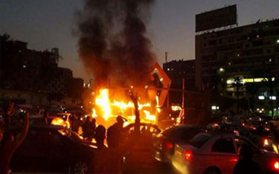   مصر اليوم - النيابة تكلف الأمن الوطني بالتحريات عن حرق النصب في ميدان رابعة