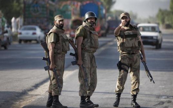   مصر اليوم - مقتل عنصري شرطة بهجوم مسلح على نقطة تفتيش شمال غرب باكستان