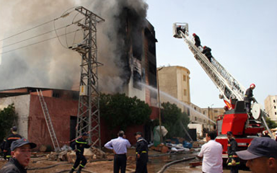 مصر اليوم - السيطرة على حريق هائل في مدرسة النور للمكفوفين في زيزنيا الإسكندرية