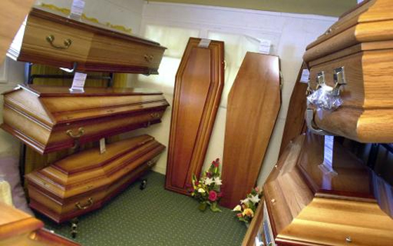   مصر اليوم - شركة لتنظيم الجنازات في ألمانيا تبيع جوازات سفر إشخاص متوفين