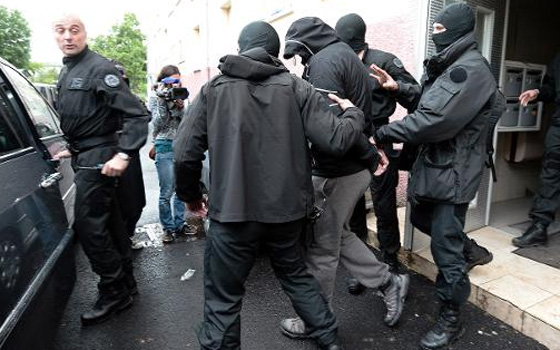   مصر اليوم - ستة أشخاص قيد الحجز في فرنسا بشبهة الجهاد في سورية