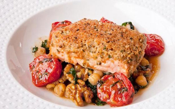   مصر اليوم - تحضير السلمون بالفريك والجوز