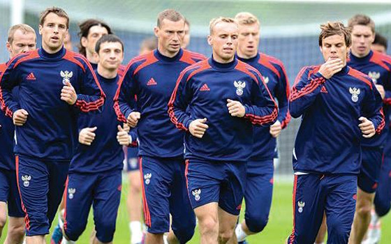   مصر اليوم - المُنتخب الروسي يخوض مونديال 2014 بلاعبين محليين