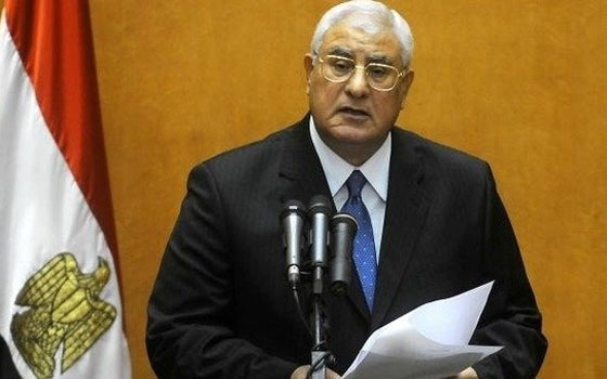   مصر اليوم - عدلي منصور يشيد بالمناخ السلمي والديمقراطي للانتخابات الرئاسيّة