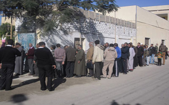 مصر اليوم - بدء توافد المواطنين في سوهاج على اللجان الانتخابيّة