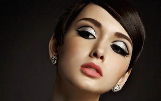   مصر اليوم - خبراء التجميل يقدّمون نصائح للحفاظ على المكياج الصارخ