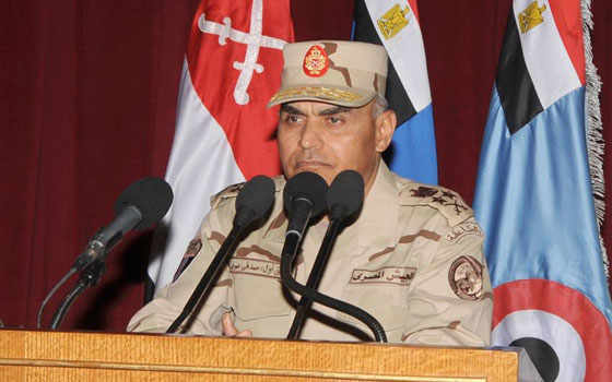   مصر اليوم - صبحي يُكرِّم أُسر شُهداء ومصابي القوات المُسلَّحة في ذكرى تحرير سيناء