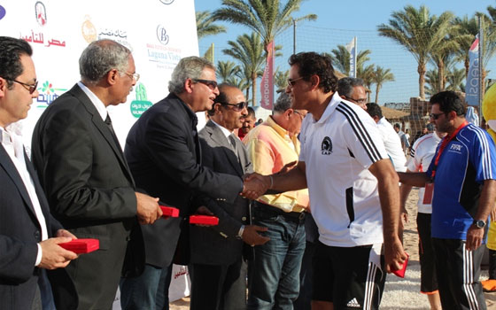   مصر اليوم - عبدالعزيز يُهنِّئ المنتخب المصريّ بفوزه بالبطولة العربيّة الثالثة للكرة الشاطئيّة