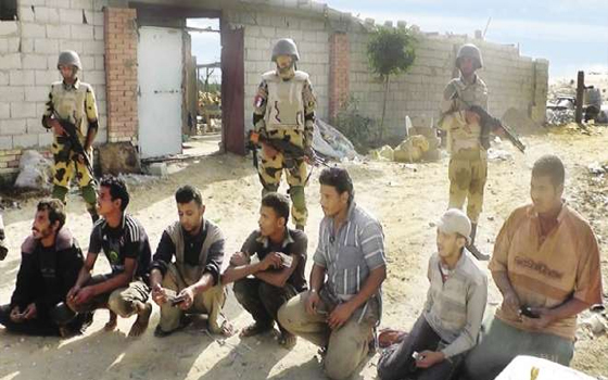   مصر اليوم - القبض على 62 متهمًا في حملة أمنيّة موسعة في شمال سيناء