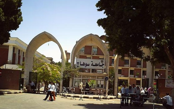   مصر اليوم - طُلاب كلية الإعلام في سوهاج يُطلقون 32 حملة لحل أزمات مصر