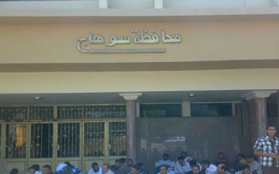   مصر اليوم - الاعتداء على أطباء مستشفى في سوهاج لوفاة طفل