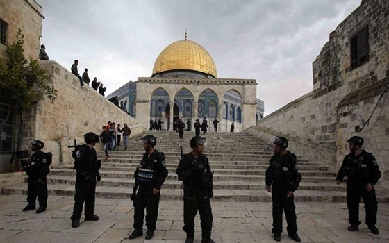 مصر اليوم - سلطات الاحتلال الإسرائيليّ تسّمح لمسّتوطنيّن يهود باقتحام المسجد الأقصى