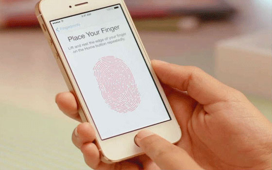   مصر اليوم - آبل تعتزم تزويد أجهزتها الذكية بنظام قراءة البصمة