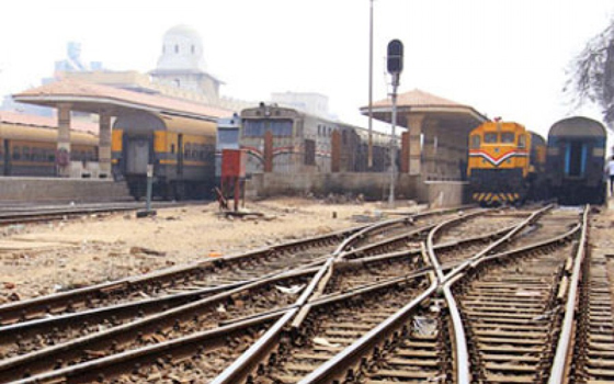   مصر اليوم - رئيس حركة نقل البضائع يطالب بعودة حركة قطارات السويس