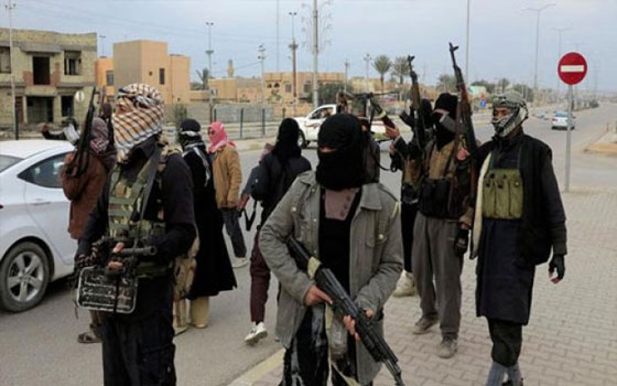   مصر اليوم - تواصل الاشتباكات بين النُّصرة وداعش في دير الزُّور رغم دعوة الظَّواهري إلى وقفها