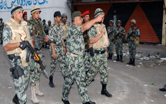   مصر اليوم - قائد الجيش الثاني الميداني يتفقد قوّات تأمين الانتخابات في بورسعيد