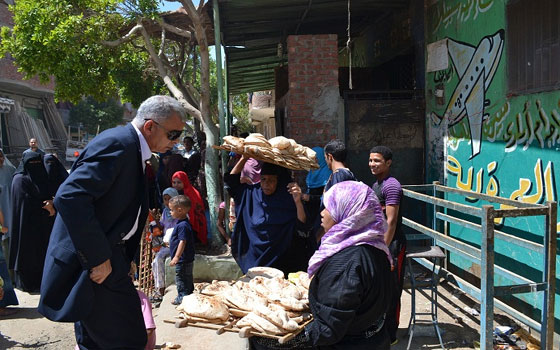   مصر اليوم - محافظ السويس يتابع الخدمات الجماهيريّة قبل الانتخابات