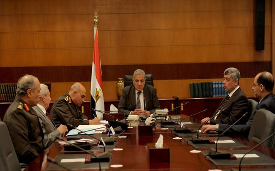   مصر اليوم - رئيس الوزراء المصري ينفي صبغة حكم العسكر عن المرحلة الرّاهنة