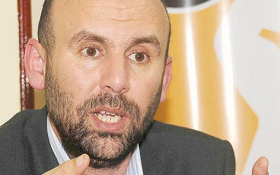   مصر اليوم - باسم كامل يبيّن أنَّ الدّعم الشعبي يتوقف على نهج الرئيس السياسي