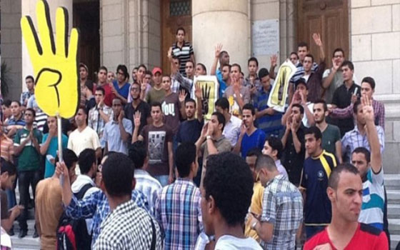   مصر اليوم - اشتباكات بين طلاب الإخوان وزملائهم في جامعة عين شمس