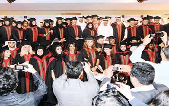   مصر اليوم - أحمد بن سعيد يشهد تخريج طلبة كاس بيزنس سكوول تقديرًا لجهود جامعة سيتي